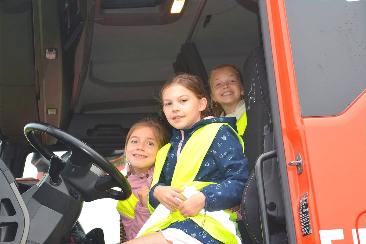 Bewustmaking van de gevaren van de 'dode hoek' voor leerlingen