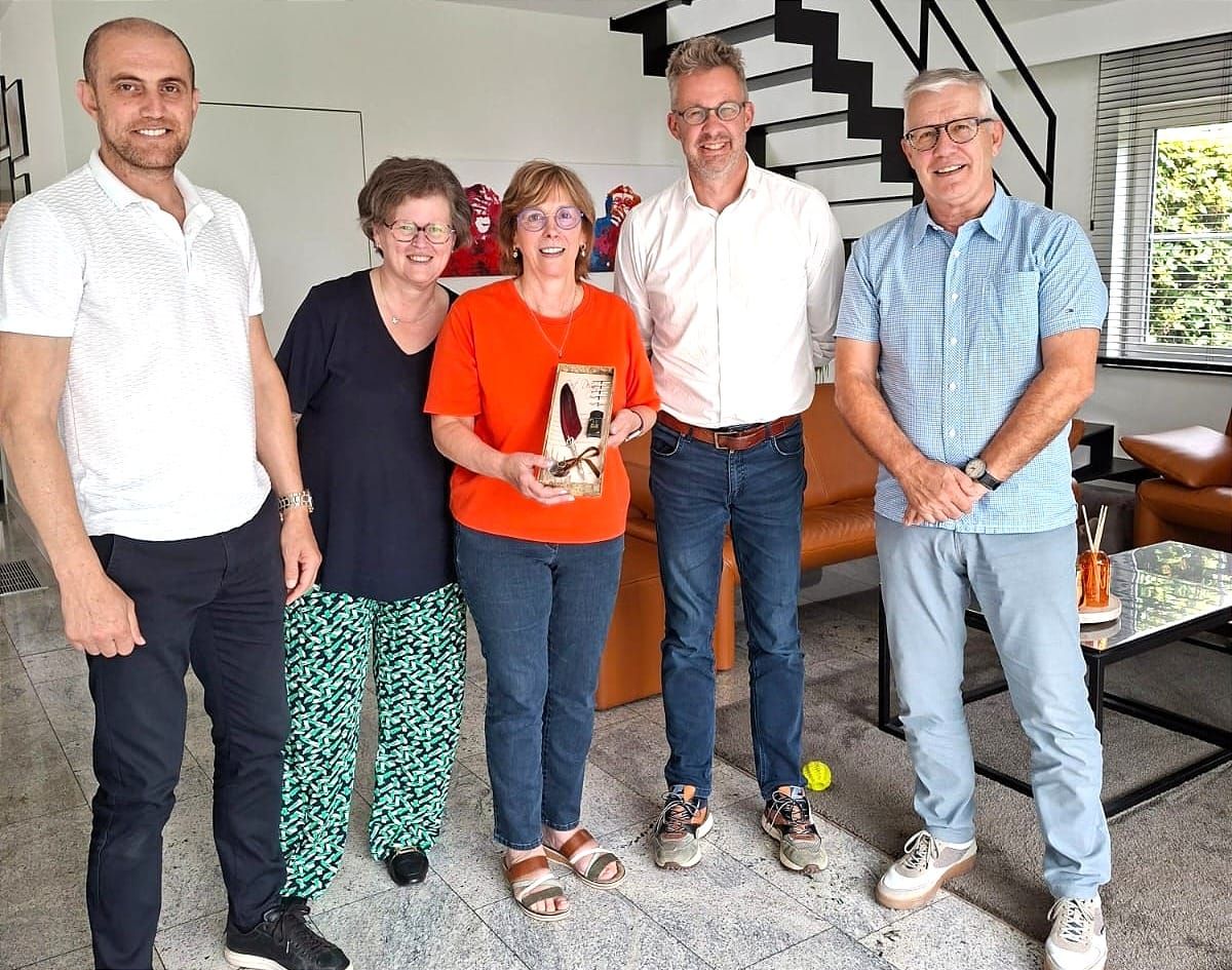 Een pluim voor Diane Hoeks na afscheid van vertrouwde buurtwinkel