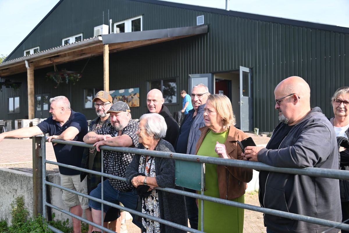 Spaarkas van 't Macheltje op uitstap naar kamelenmelkerij én brouwerij La Trappe