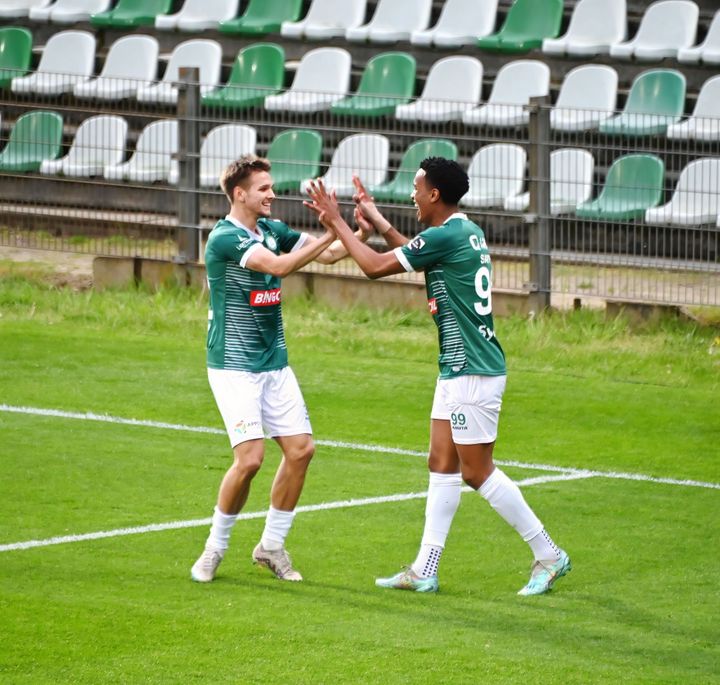 Lommel SK wint met 6-1 van SL16 Standard