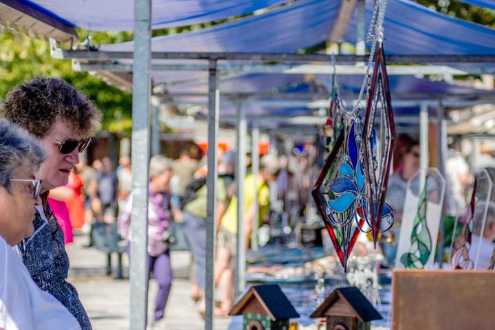 Meer dan 60 glaskunstenaars op de Lommelse Glasmarkt