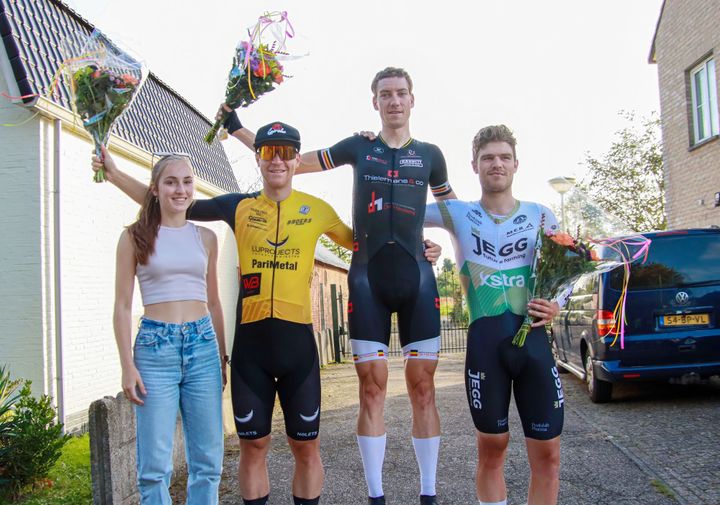 Kermiskoers in de Kolonie