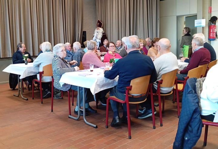 De Sint op wijkrestaurant Kolonie