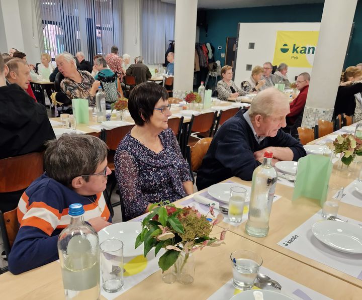 Kando-afdelingen verzamelen