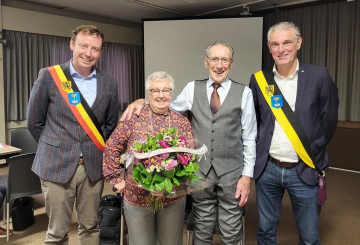 Briljanten bruiloft voor Jet en Vic