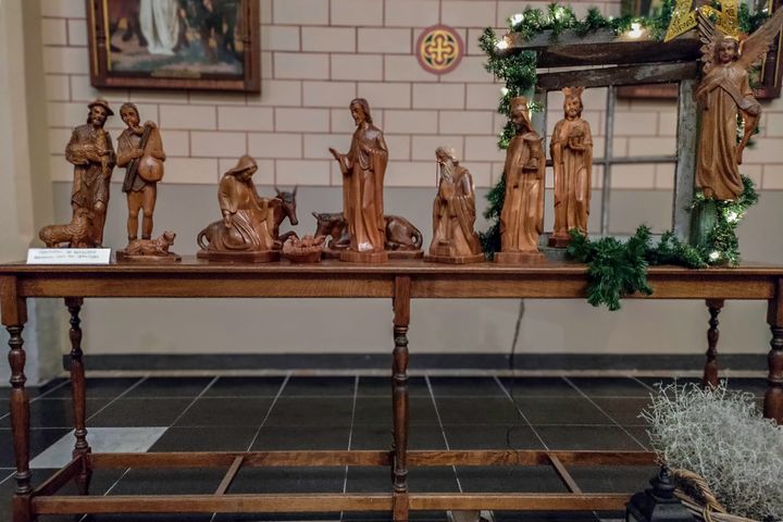 Opening kerststallententoonstelling