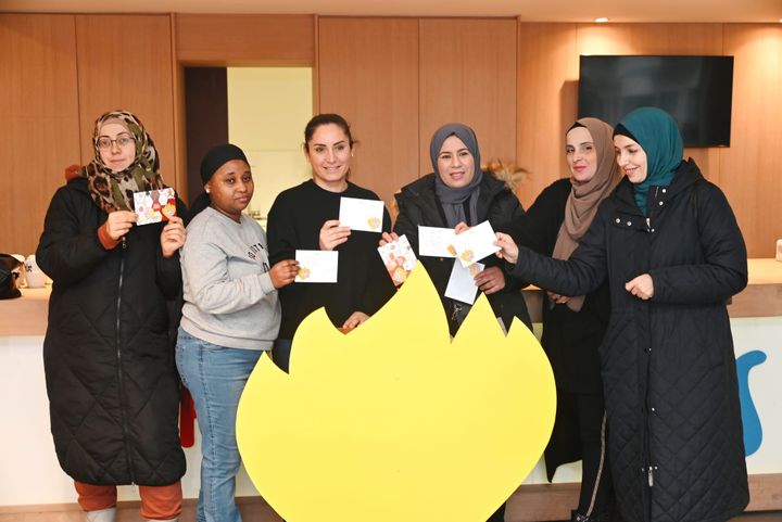 Supermama's verkopen kerstkaarten voor 'Warmste Week'