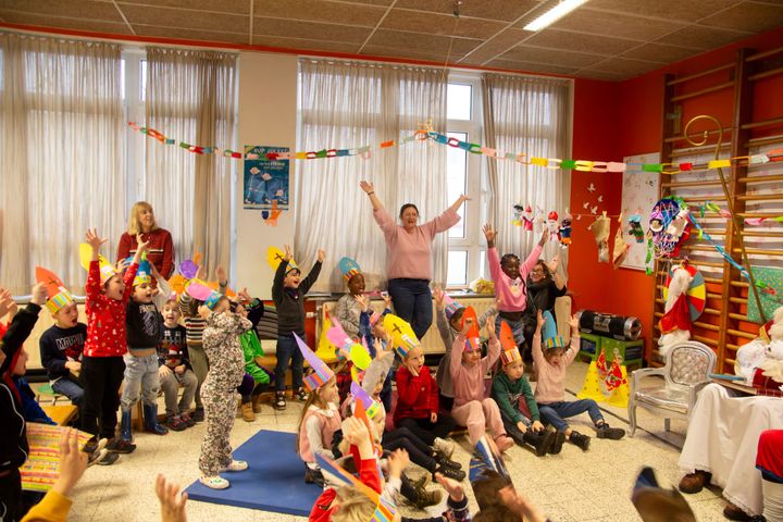Sinterklaas bij kleuters van 'De Speling'