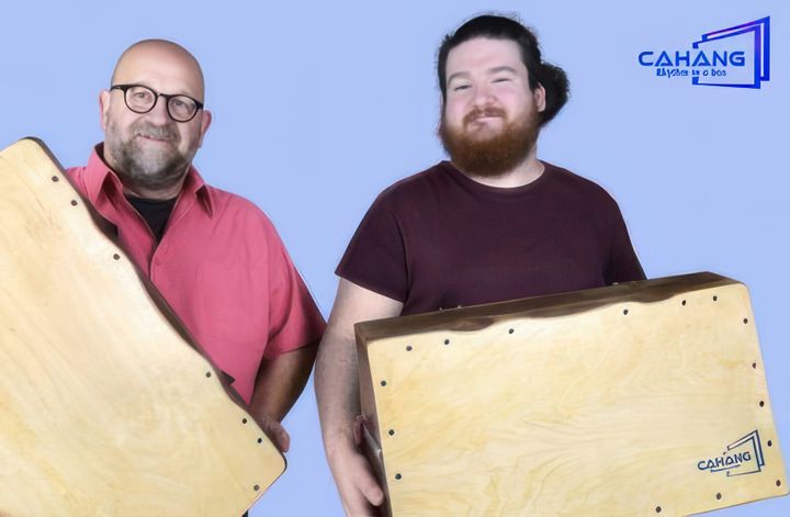 Nieuw percussie-instrument 'Cahang' gemaakt door een Lommelaar