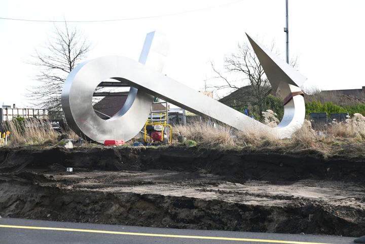 De 'L' verwijderd van rotonde