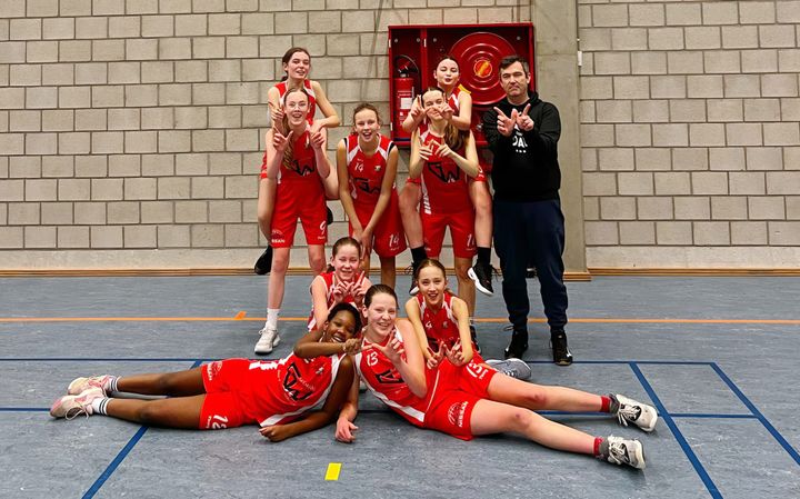 Dames basket Lommel (U14) winnen met monsterscore