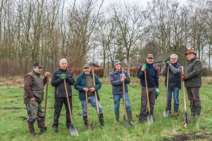 Opkuisen van sloten, greppels en zoeven
