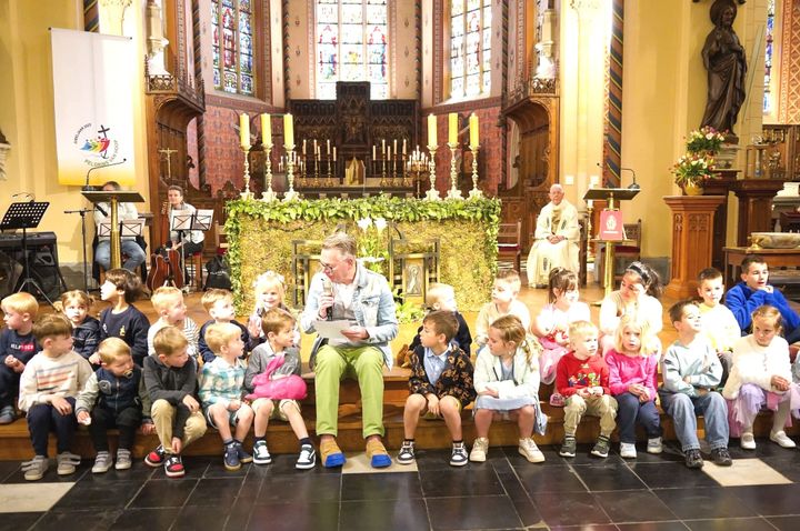 Druk bijgewoonde gezinsviering