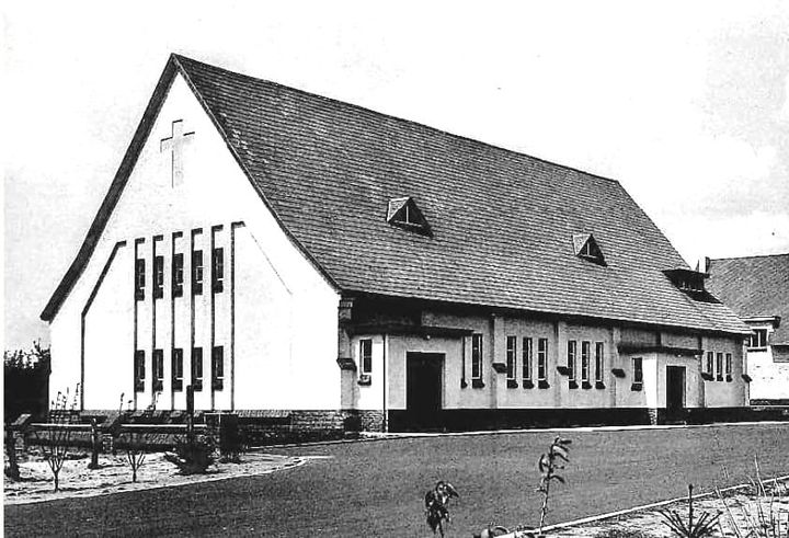 Kerk Lutlommel nu officieel 'Te Koop'