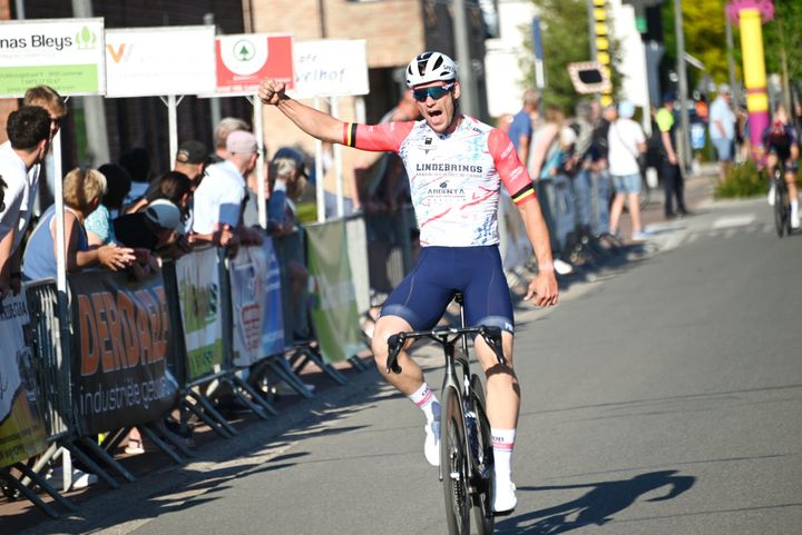 Timothy Stevens wint kermiskoers op Lutlommel