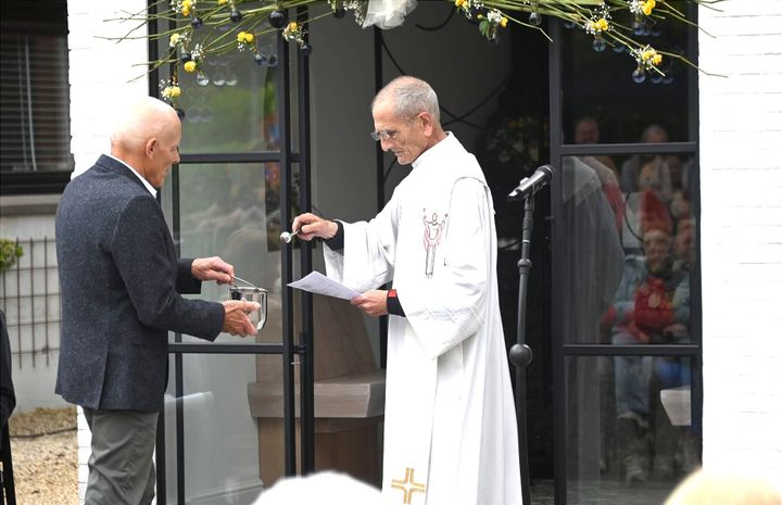 Kapelletje Fabrieksstraat (her)ingewijd