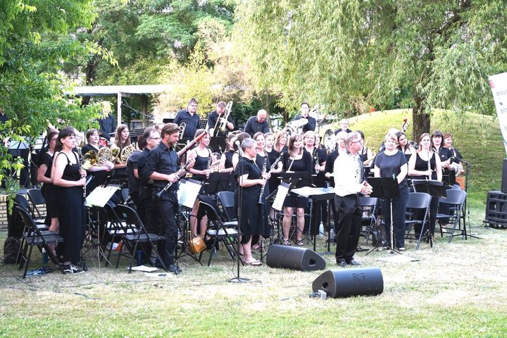Zomerseizoen ingezet door De Nieuwe Harmonie