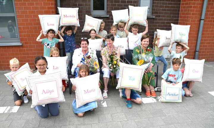Handwerkmoeders BS De Schommel in de bloemetjes