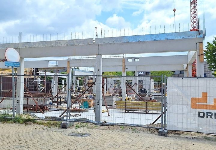 Ondertussen op de werf voor het nieuwe jeugdcentrum