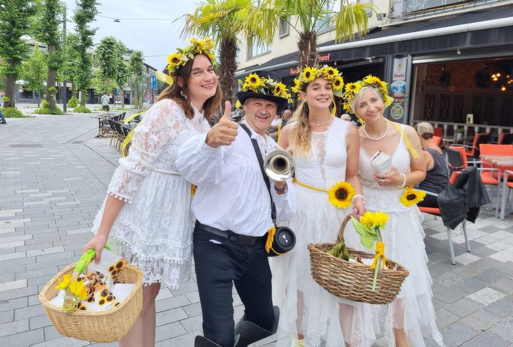 Surprises voor winkelende en terrassende bezoekers