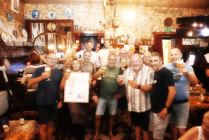 Riet van De Kroon gevierd met eigen bier ...
