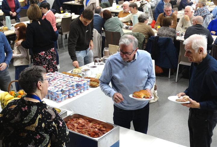 Ontbijt bij OKRA Werkplaatsen lokt veel volk