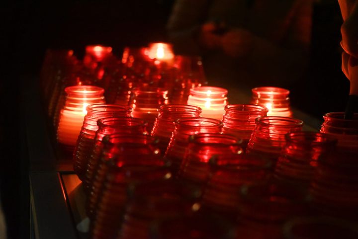 Wereldlichtjesdag brengt veel volk en vooral troost