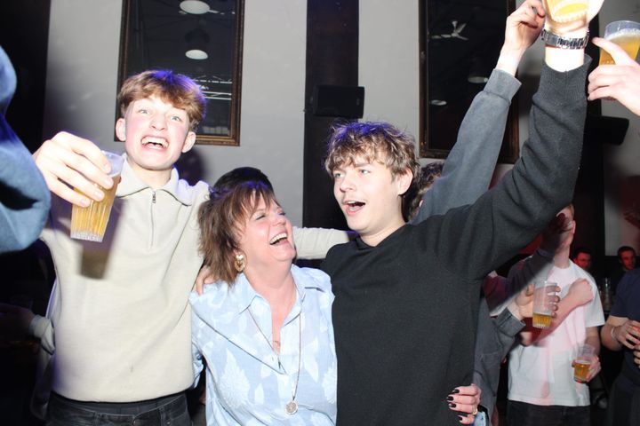 Geweldige XMos party in de Commerce