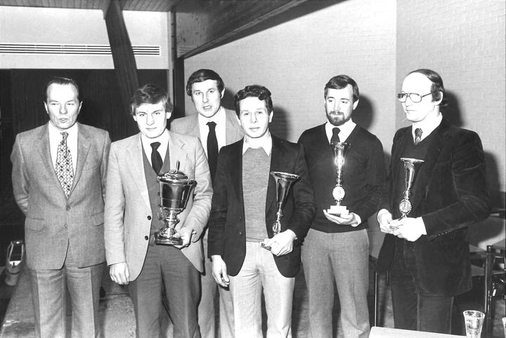 Boekvoorstelling, eretekens, verenigingskwis en meer...