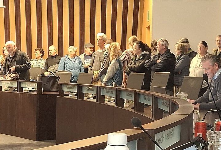 Bijzonder veel volk op raadzitting gisterenavond