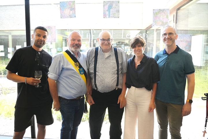 Opening expo met creaties door bewoners in Hoevezavel