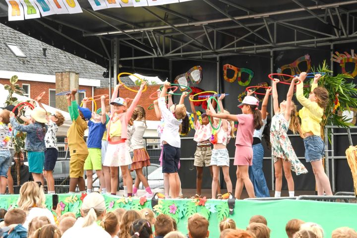 'Tropical' schoolfeest bij Lommel West