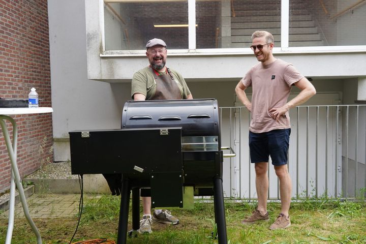 BBQ bij MFC De Veerkracht