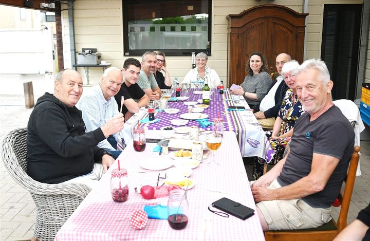 Pizza-party voor vrijwilligers 'De Lommelse Gazet'