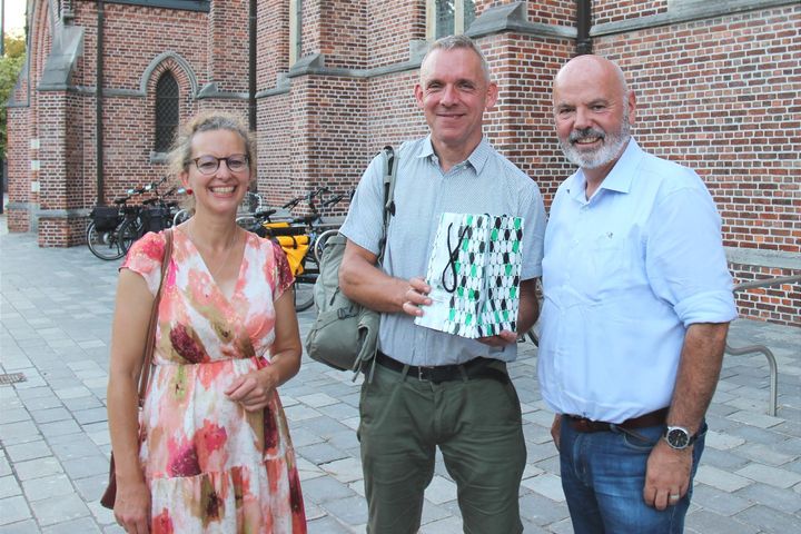 Twan Bearda betovert Kerkplein met meesterlijk beiaardconcert