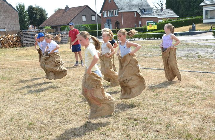 Volksspelen op Kattenbos Kermis
