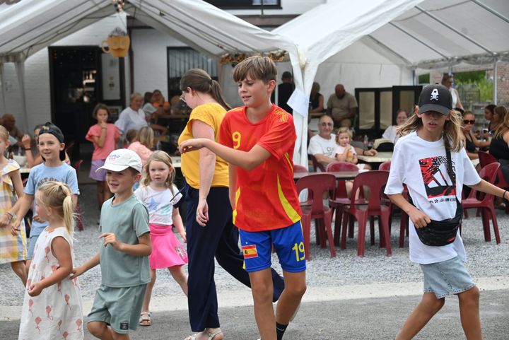 Kinderanimatie op Werkplaatsen kermis met Animolly