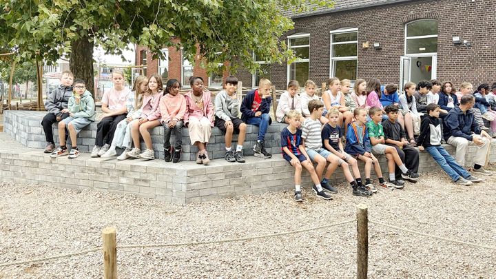 Vliegend van start op De Speling: groeien in zorg en verbondenheid op de nieuwe groene speelplaats!