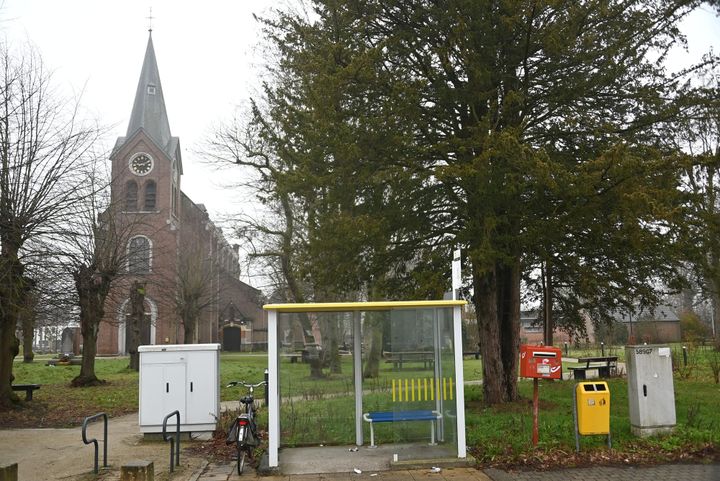 Voorportaal kerk Kolonie wordt afgebroken
