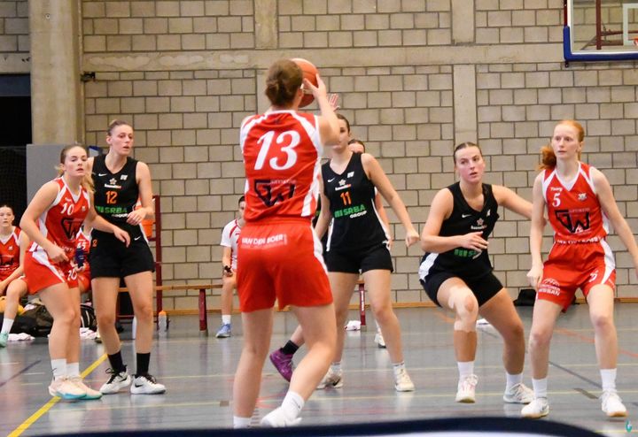 Basket Lommel dames winnen thriller met kleinste verschil
