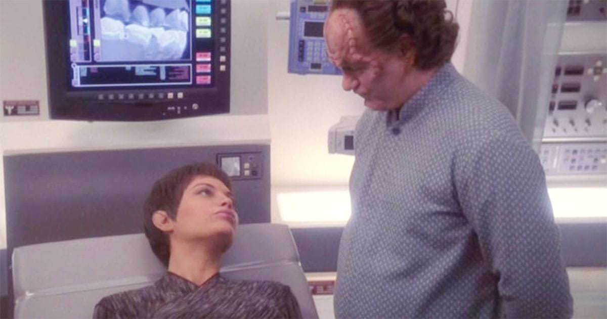 A screen capture from the episode "Dear Doctor."