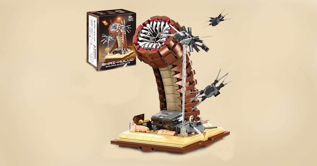 Building block model of a Dune Sandworm with ornithopters in flight