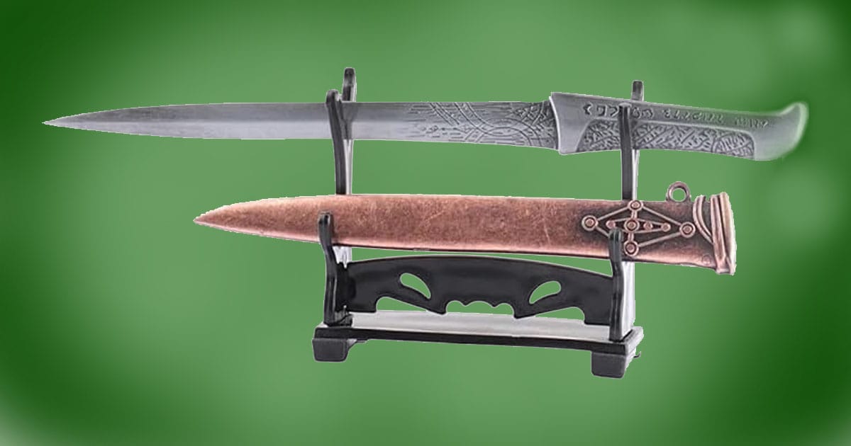 Dune Paul Atreides Crysknife replica with sheath and display stand.