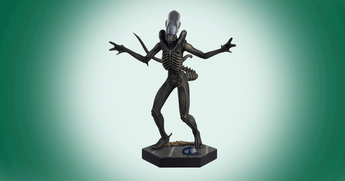 Alien Xenomorph figurine from Eaglemoss on display base.