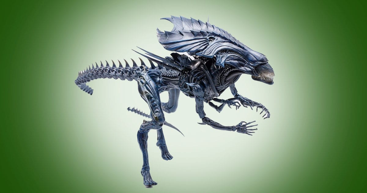 Alien Queen action figure from Alien vs Predator in blue tone with elongated crest, extended tail, and detailed exoskeleton against green background.