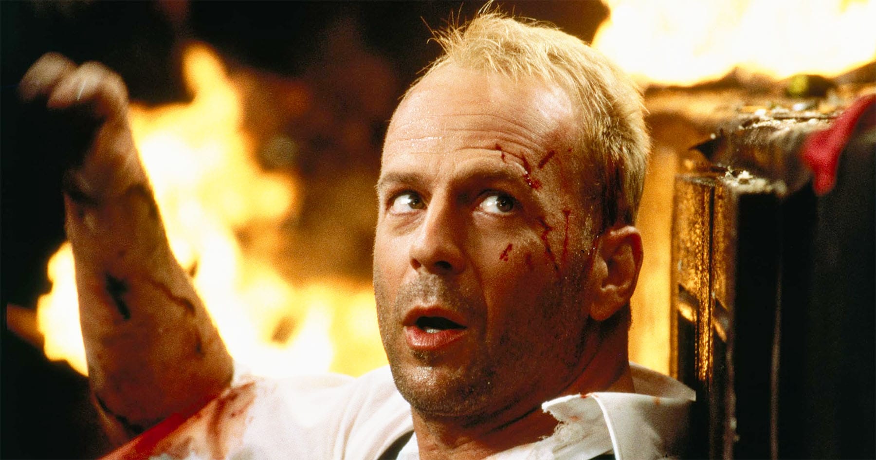 A screen capture showing Bruce Willis as Korben.