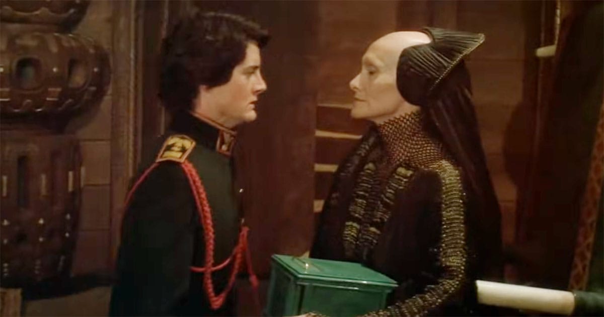 Paul Atreides facing Bene Gesserit Reverend Mother before Gom Jabbar test in "Dune"