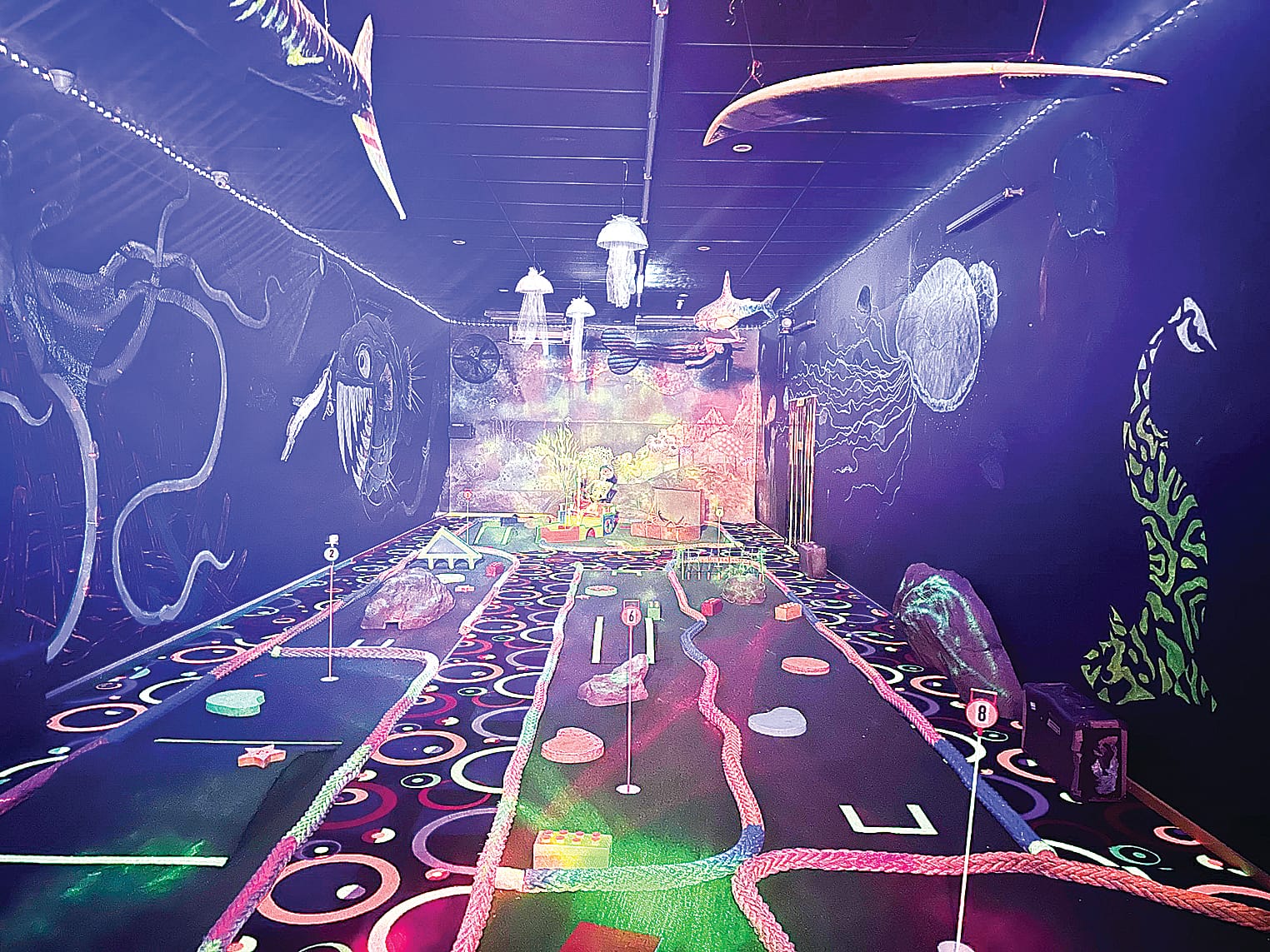 The glow-in-the-dark underwater sea theme brings additional fun and a fantastical experience at Korumburra’s indoor mini golf centre. ob01_4624