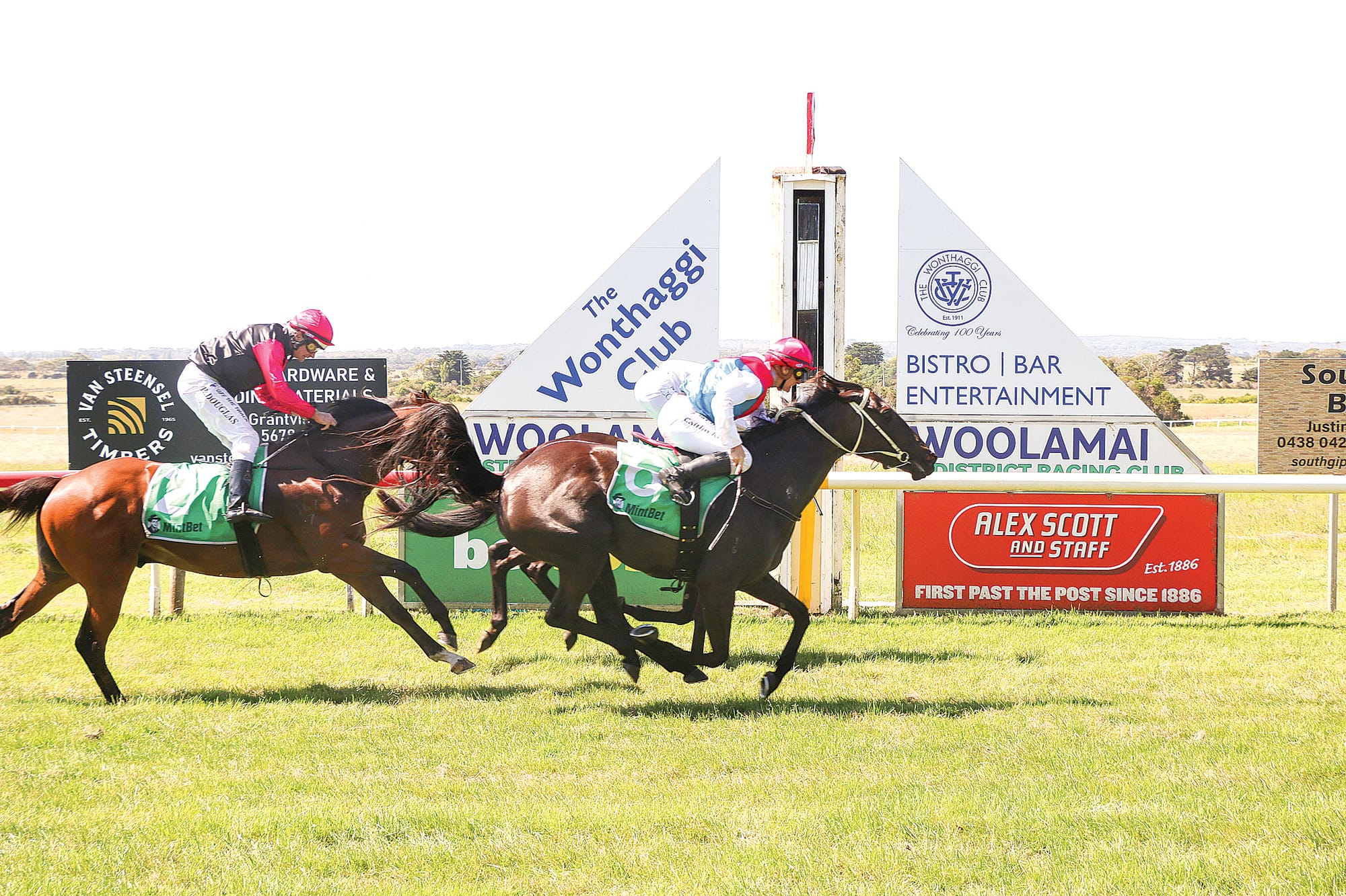 It’s on this Saturday, hot weather permitting, the annual Woolamai Cup day. wooliraces2_0423