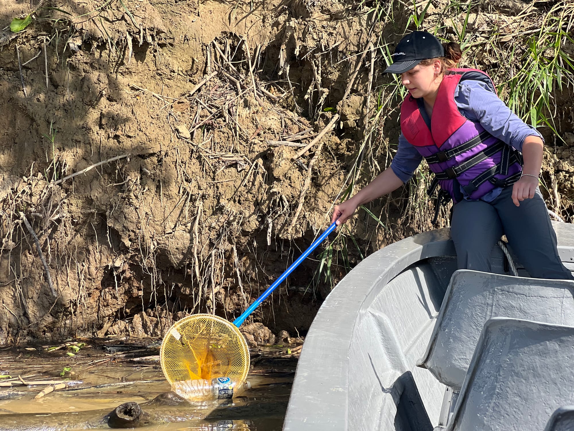 Newhaven College Year 10 student, Inez Parmington and her fellow World Challenge volunteers worked to clear plastic bottles and other rubbish from the Kinabatangan River in Borneo.
